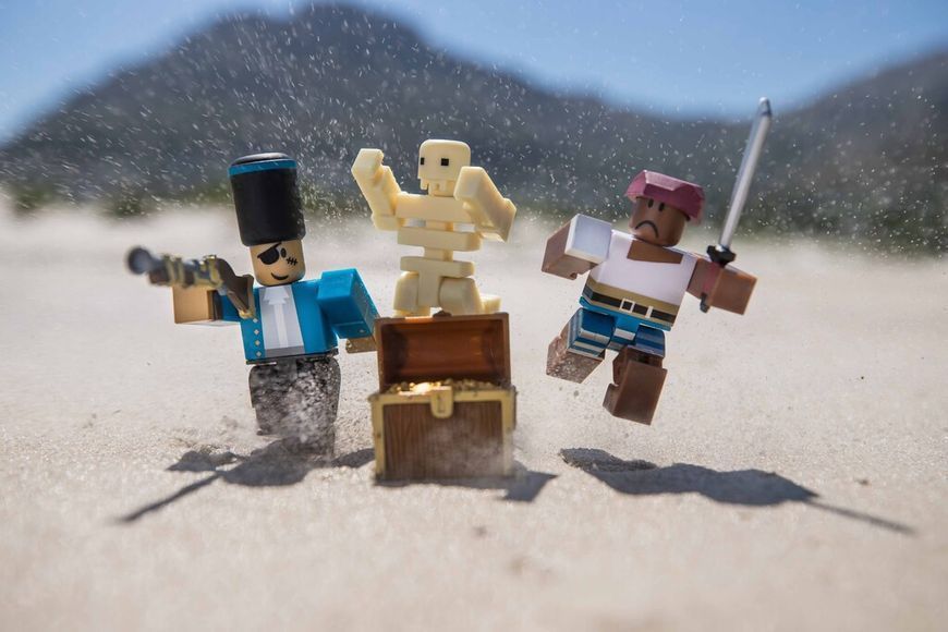 Игровая коллекционная фигурка Roblox Game Packs Cannoneers: Battle for Jolly Island W6 ROB0266 фото
