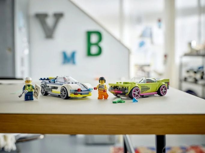 Конструктор LEGO City Преследование маслкара на полицейском автомобиле (60415) 60415 фото