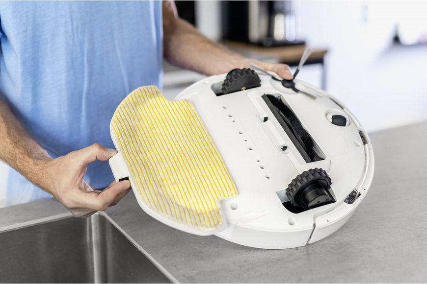 Karcher Робот-пылесос RCV 3, 400Вт, h=9.4см, влажная уборка, пыль -0.5л, вода -0.17л, автон. работа до 120мин, вес-3.7кг, НЕРА, белый 1.269-620.0 фото