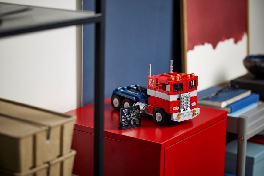 Конструктор LEGO Icons Оптимус Прайм (10302) 10302 фото